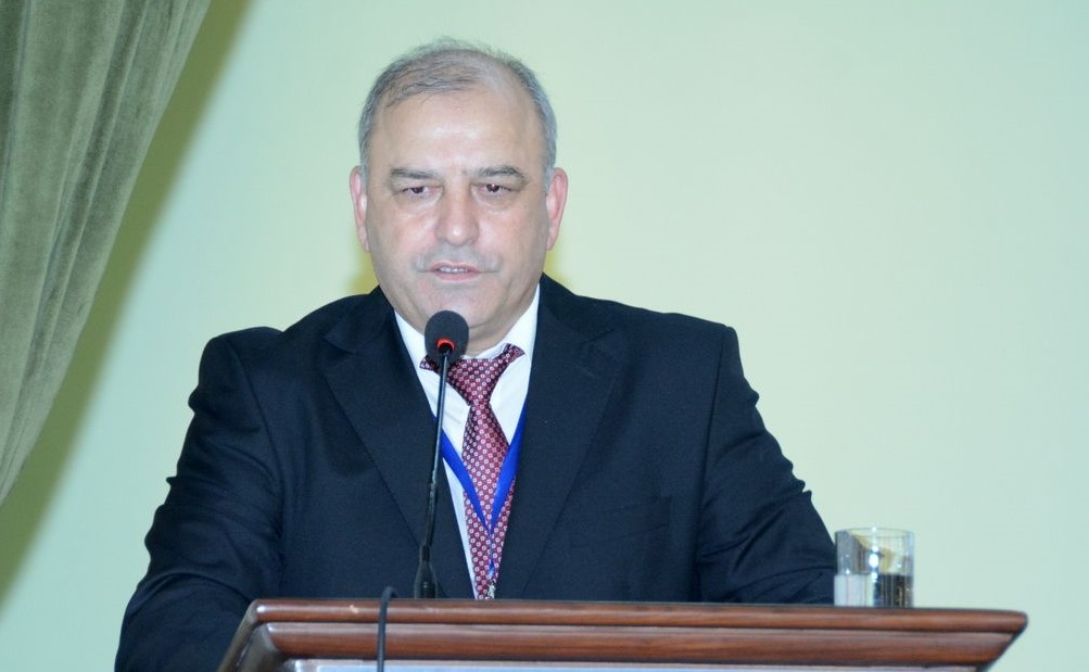 Elmi dərəcələri satan vəzifəli şəxsə cinayət işi AÇILDI