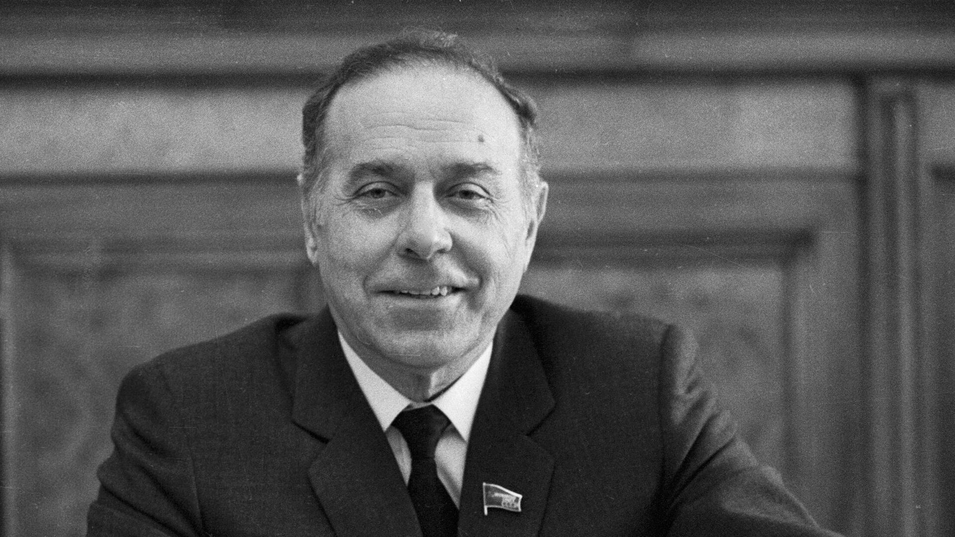 Dəmir yolunun dirçəliş dövrü - Heydər Əliyev modeli 