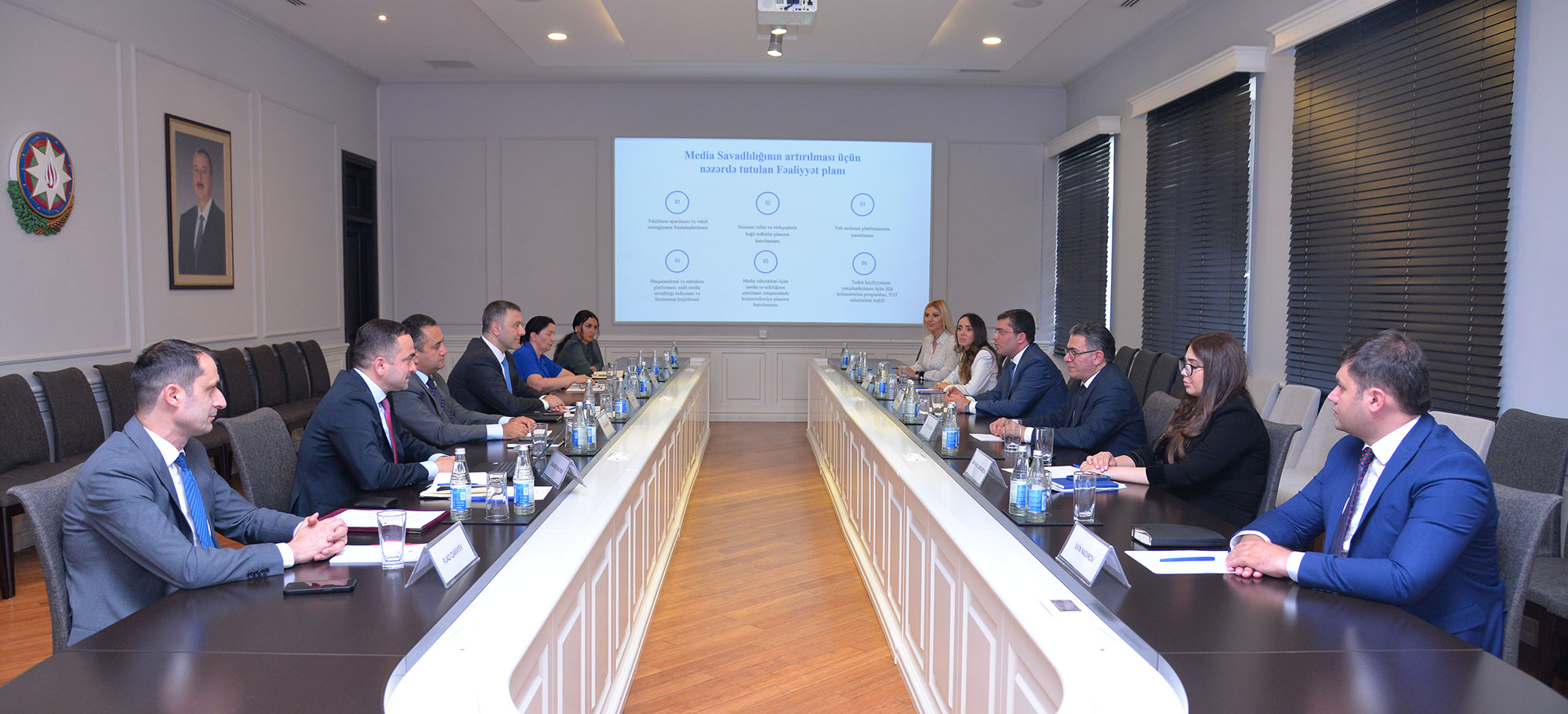 Media savadlılığının artırılması ilə bağlı görüş keçirilib