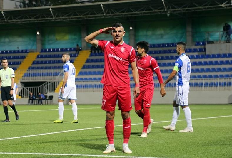 Azərbaycanlı futbolçu İrəvanda - FOTO