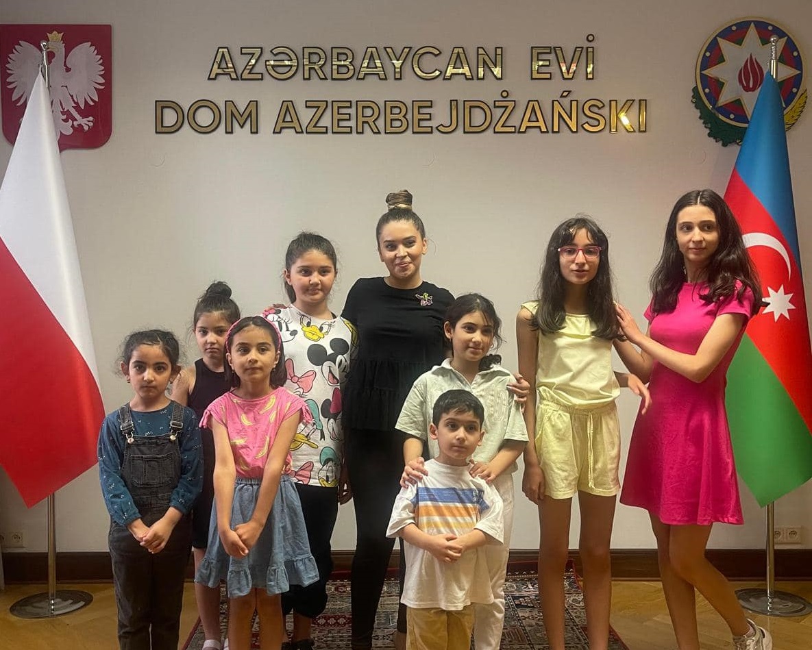Polşadakı azərbaycanlılar üçün rəqs və gimnastika dərsləri - VİDEO