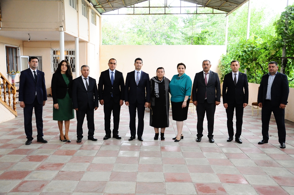 Milli Qəhrəmanın xanımı Həcc ziyarətindən dönüb