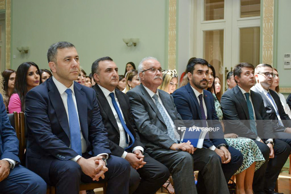 “Ana dili – Azərbaycan məktəbi” layihəsinin təqdimatı keçirilib - FOTOLAR