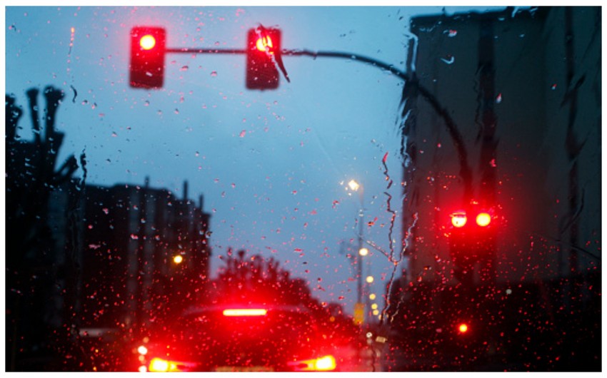 Yağış işıqforların işində problem yaratdı