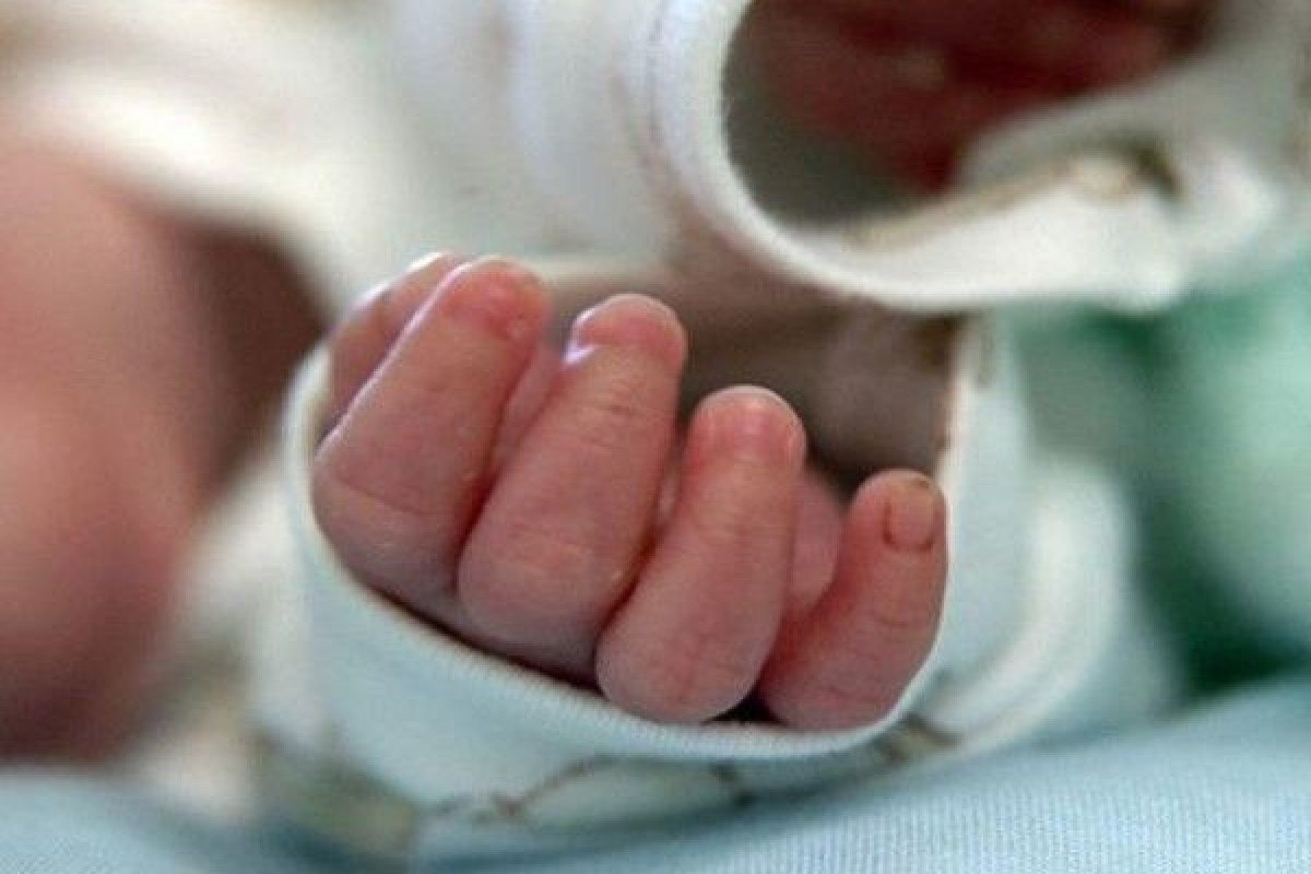 Bakıda zibil yeşiyindən 15 günlük körpə tapıldı