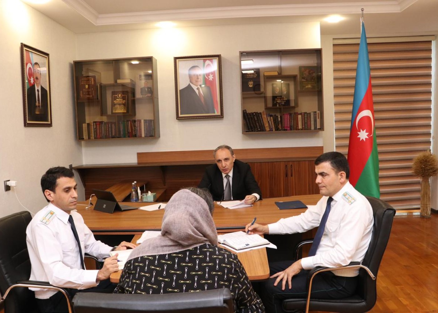 Baş prokuror Biləsuvarda vətəndaşları qəbul etdi