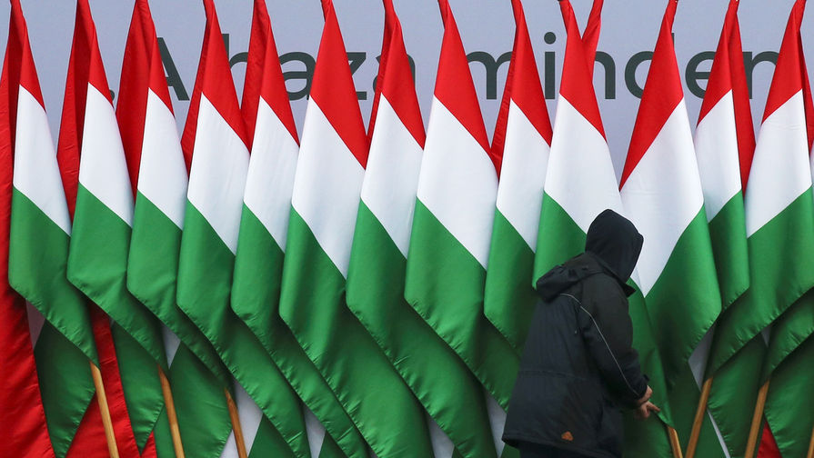 Macarıstan Kiyevə kaset bombalarının verilməsinə qarşı çıxdı