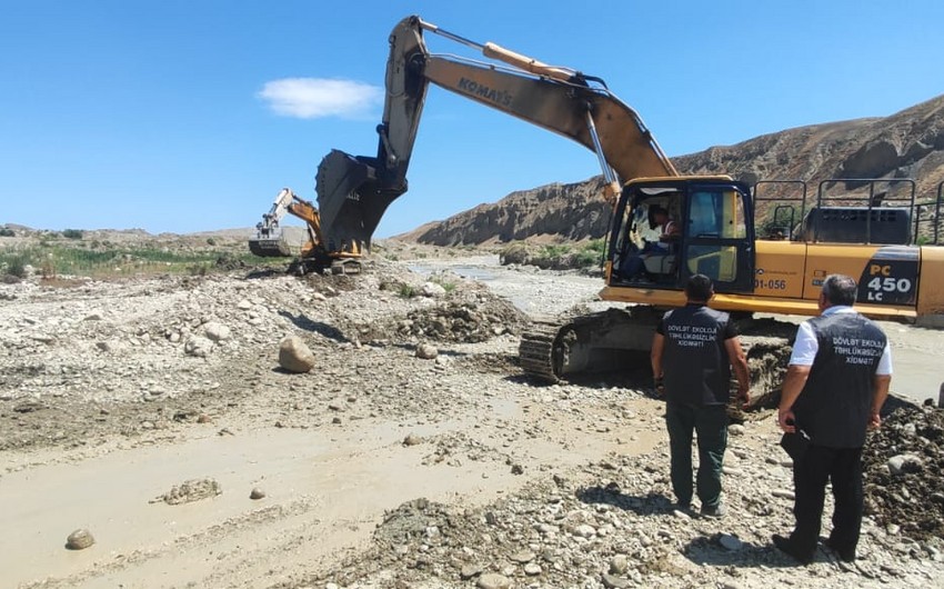 Qanunsuz qum-çınqıl daşıyan şəxs 3 min manat cərimələndi