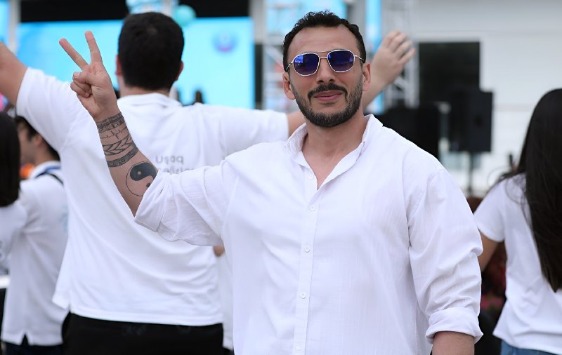 Qarabağ qazisi aztəminatlı ailələrə təmənnasız xidmət edir