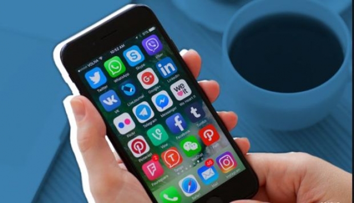 Sosial şəbəkədə ən çox vaxt keçirənlər 16-24 yaşlı xanımlardır