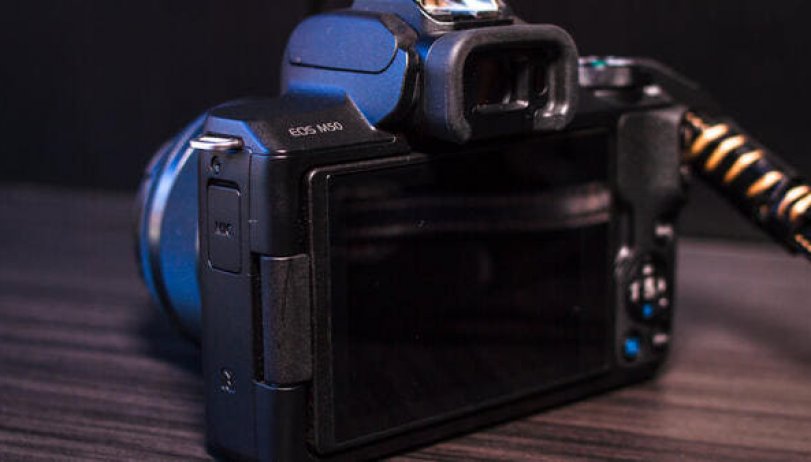 Bakıda bahalı fotoaparat oğurlandı