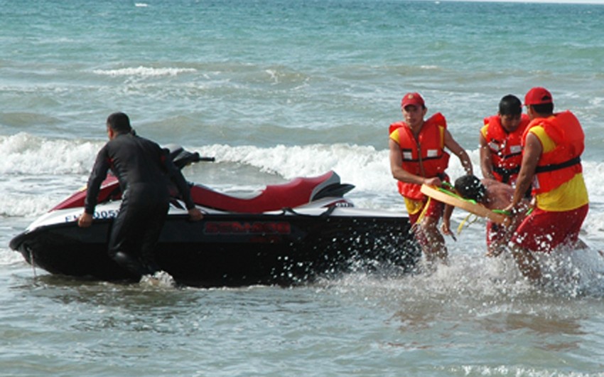 Batma təhlükəsi ilə üzləşən 11 nəfər xilas edildi 