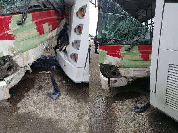 Sərnişin avtobusları toqquşdu - Xəsarət alanlar var
