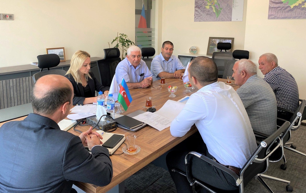 Qubadlının Mahruzlu kənd nümayəndələri ilə görüş keçirilib