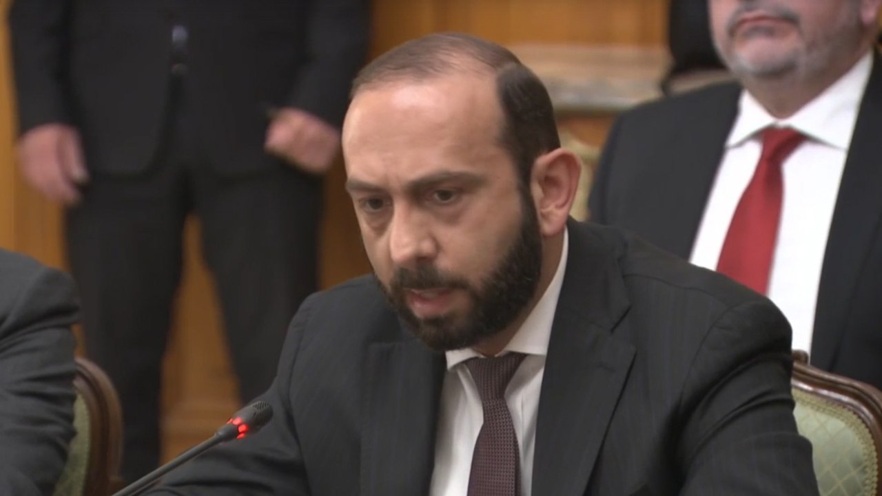 İrəvan Bakı ilə danışıqlar aparmağa meyillidir - Mirzoyan