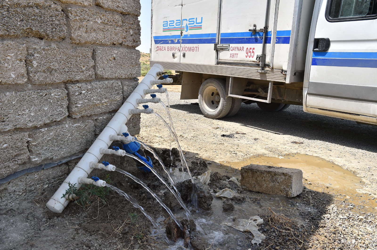 Bakıda sudan qanunsuz istifadə halları aşkarlandı - VİDEO