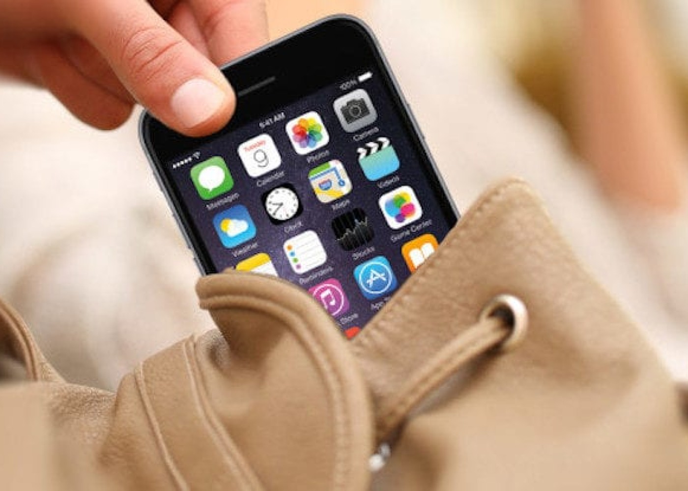 Yeniyetmə çimərlikdə bahalı telefon oğurladı