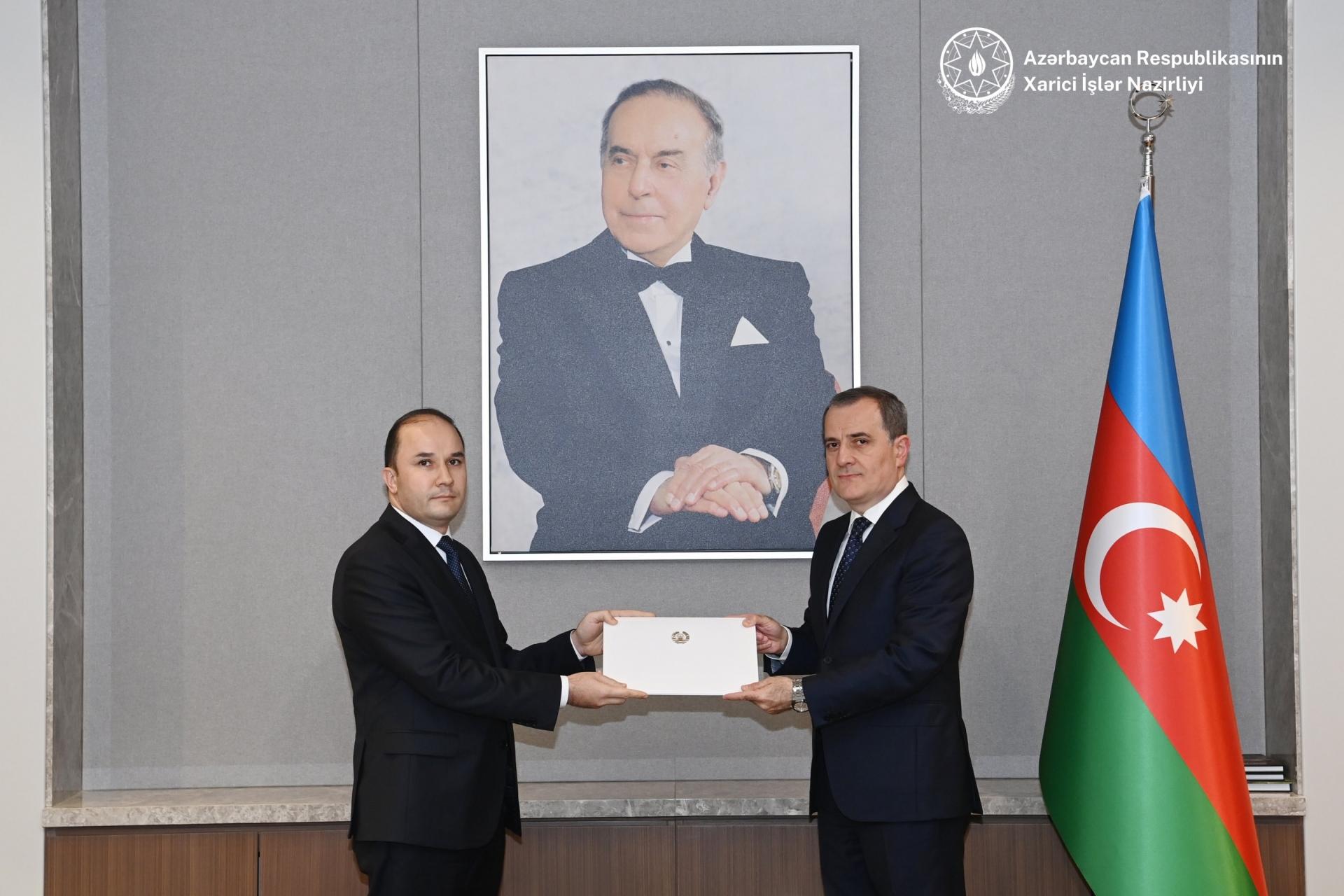 Tacikistanın yeni səfiri Bakıda - Nazir onu qəbul etdi
