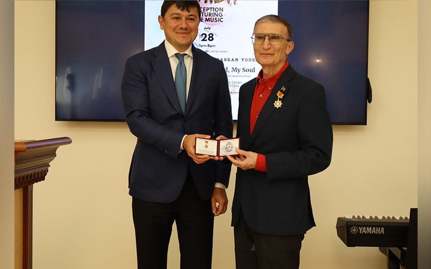 Aziz Sancara “Diaspor fəaliyyətində xidmətə görə” medalı təqdim edildi