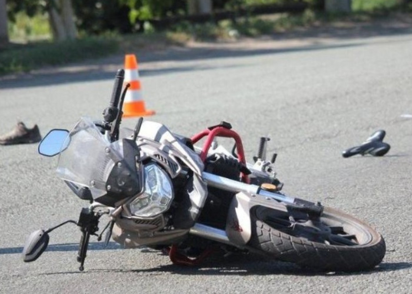 Maşınla motosiklet toqquşdu - Ölən var