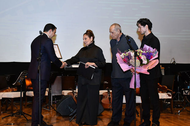 Nazir 11 ildir küsülü olan Xalq artistlərini barışdırdı - FOTO
