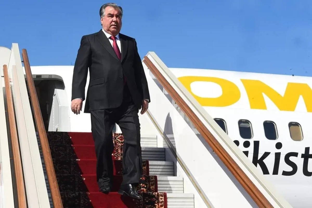 Emoməli Rəhmon Türkmənistana getdi