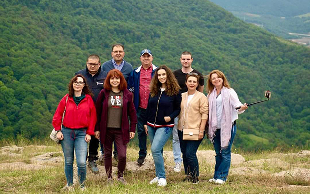Elmar Hüseynovun ailəsi 17 il sonra Azərbaycanda - FOTOLAR
