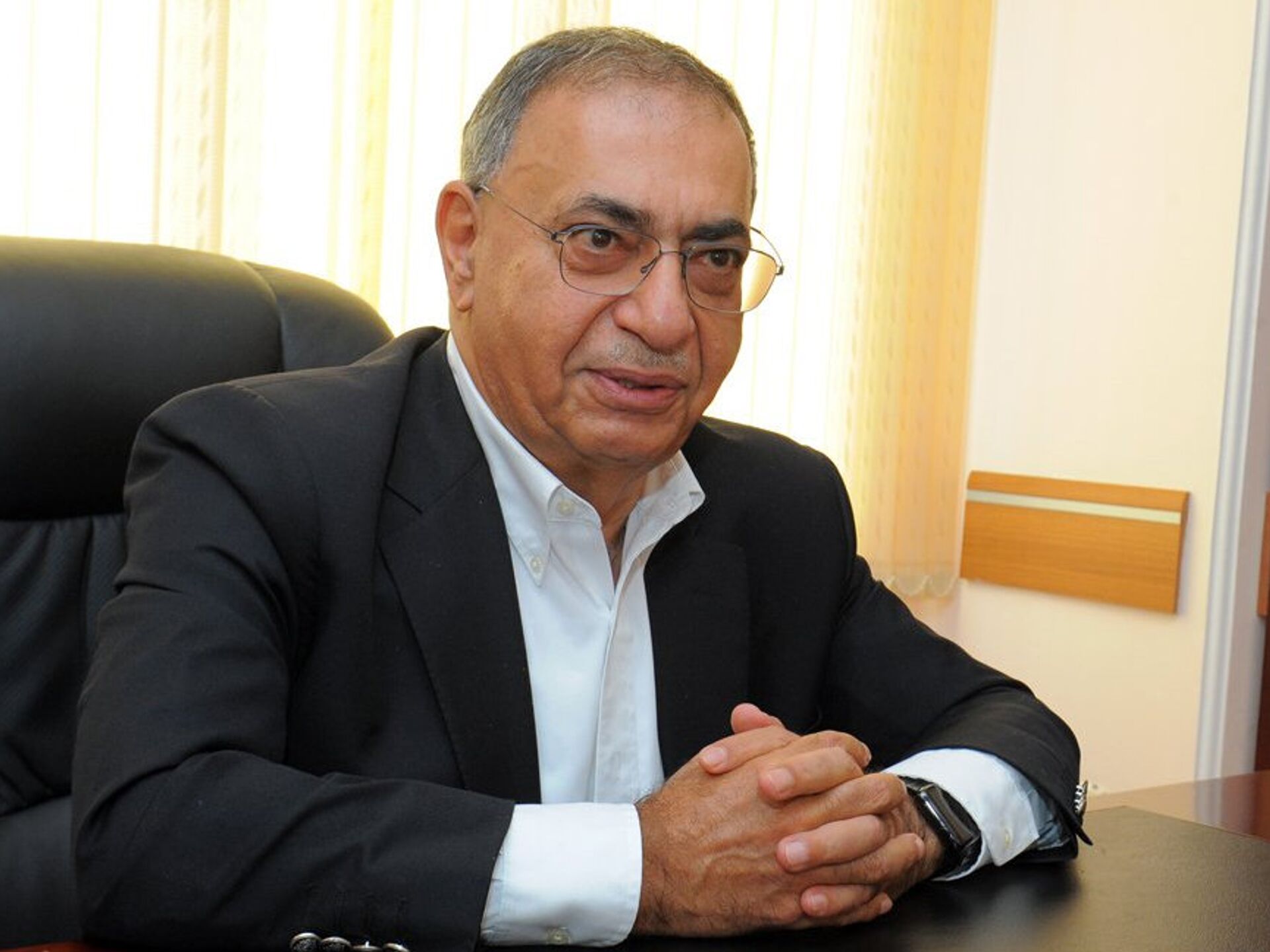 Nazirlik deputatın partiyasını qeydiyyata almadı