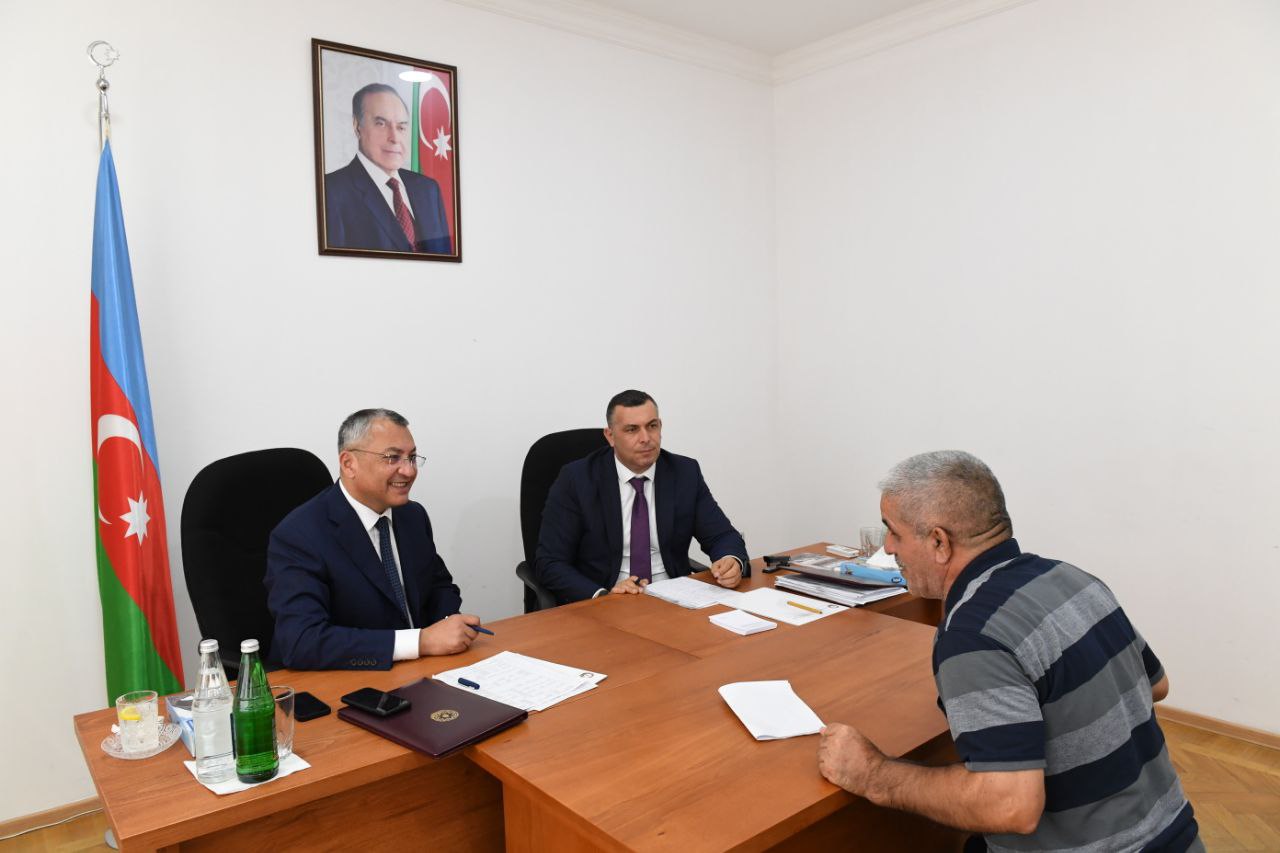 Dövlət Komitəsinin sədri vətəndaşları qəbul edib - FOTOLAR