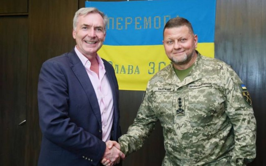 Britaniyalı general Kiyevə gəldi, danışıqlar apardı