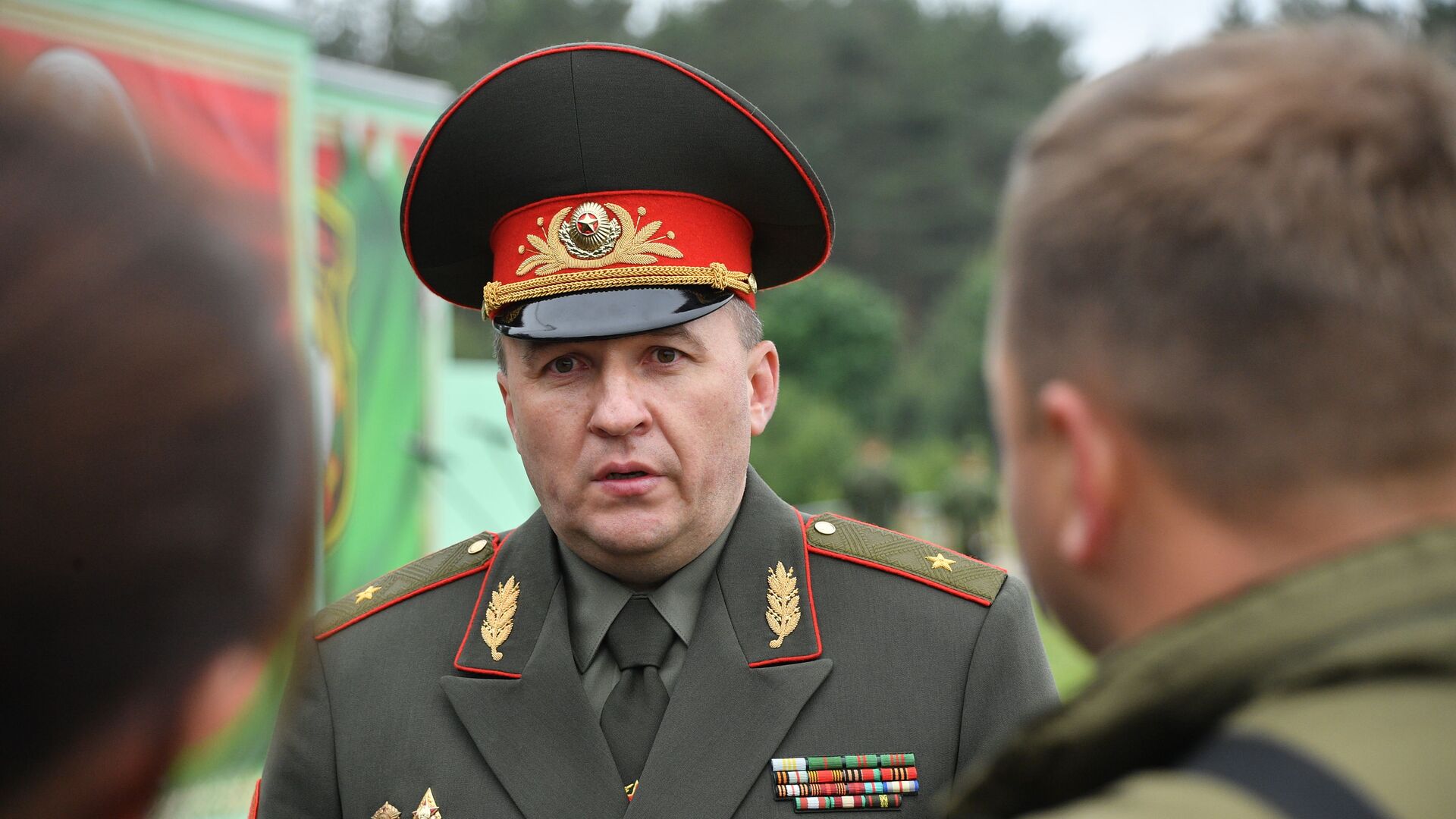 Belarusun müdafiə naziri Moskvaya niyə gedib?