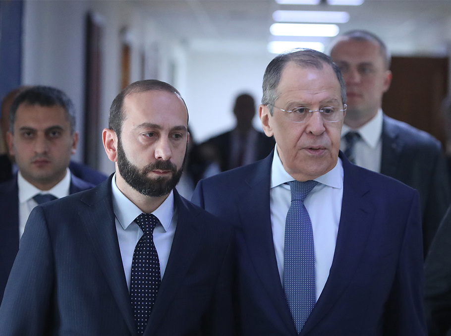 Mirzoyan Lavrovla Qarabağı müzakirə etdi 