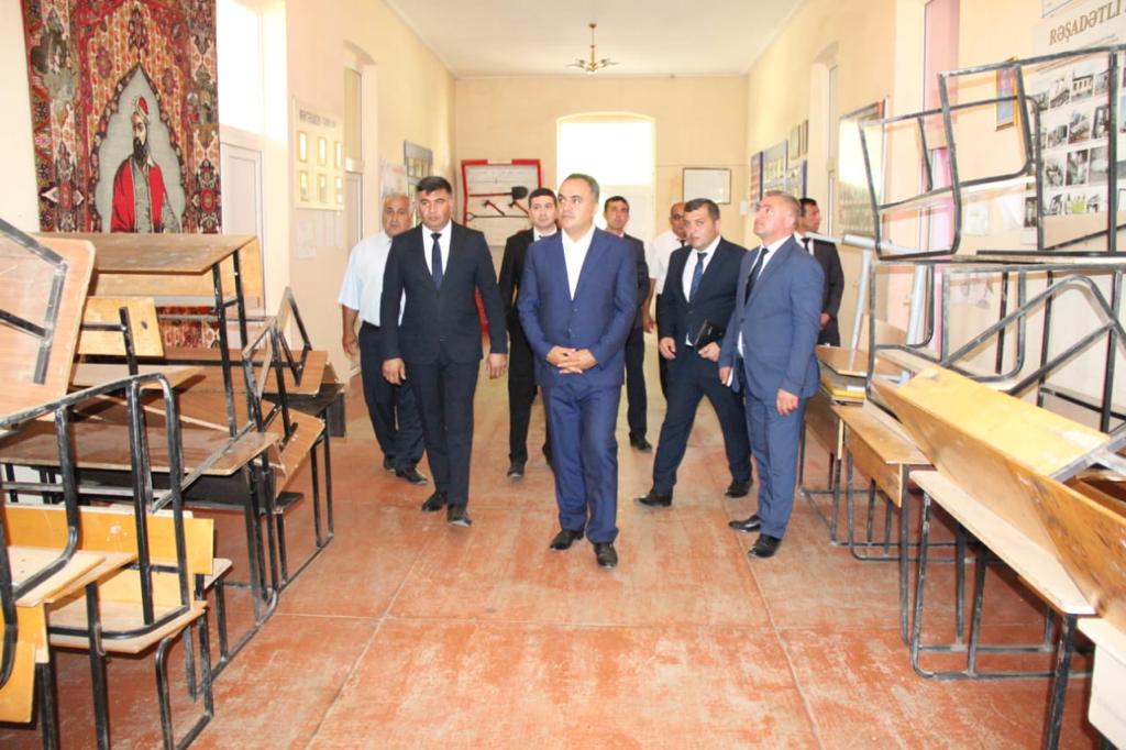 Goranboyun İcra Başçısı məktəbdə aparılan işlərlə tanış oldu - FOTOLAR