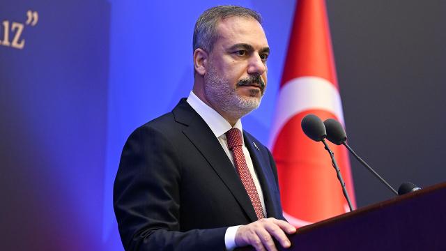 Hakan Fidan fransalı həmkarı ilə telefonla danışdı 