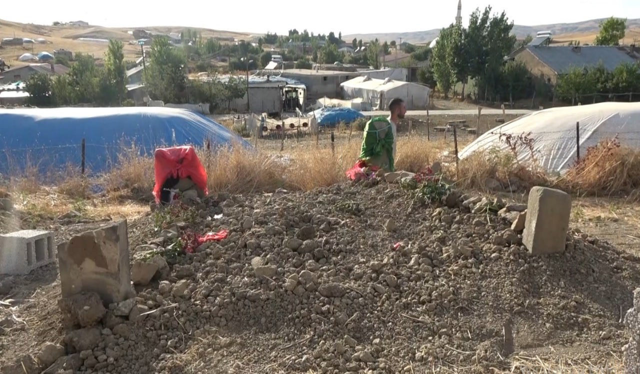 Ataya görə qovuşa bilməyən gənclər yan-yana dəfn edildilər