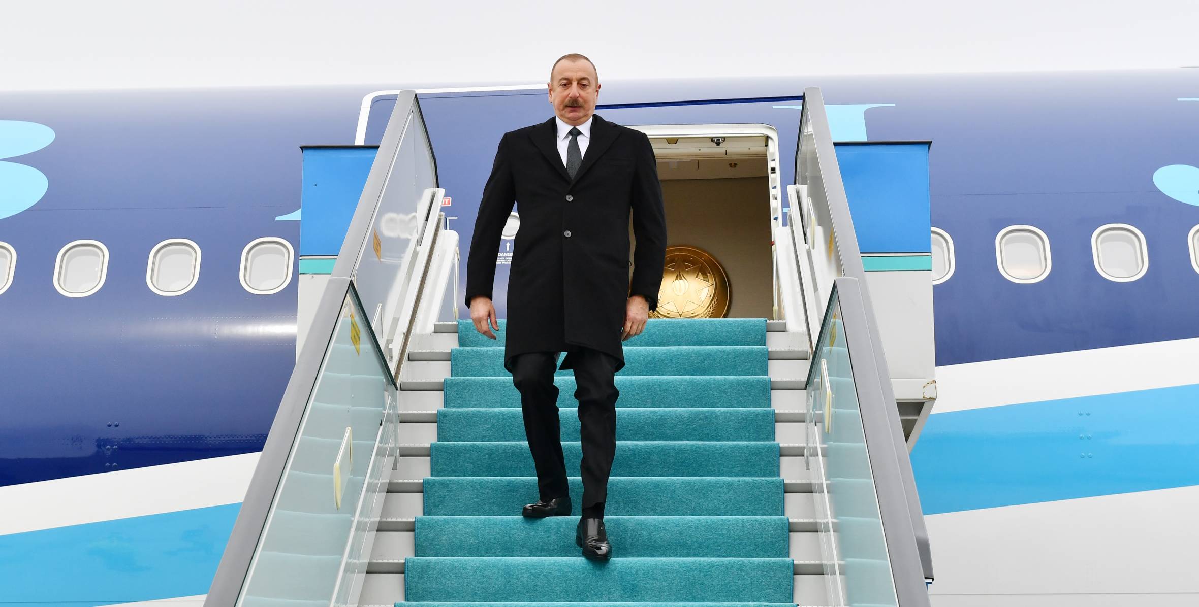 Prezident Macarıstanda işgüzar səfərdədir