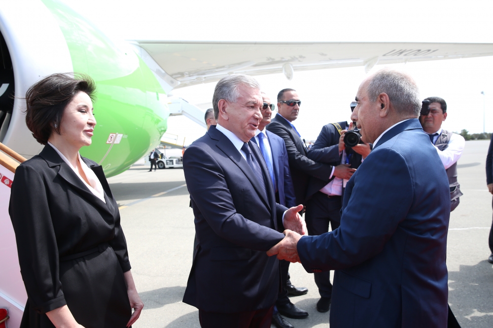 Şavkat Mirziyoyev Azərbaycana gəldi - FOTO 