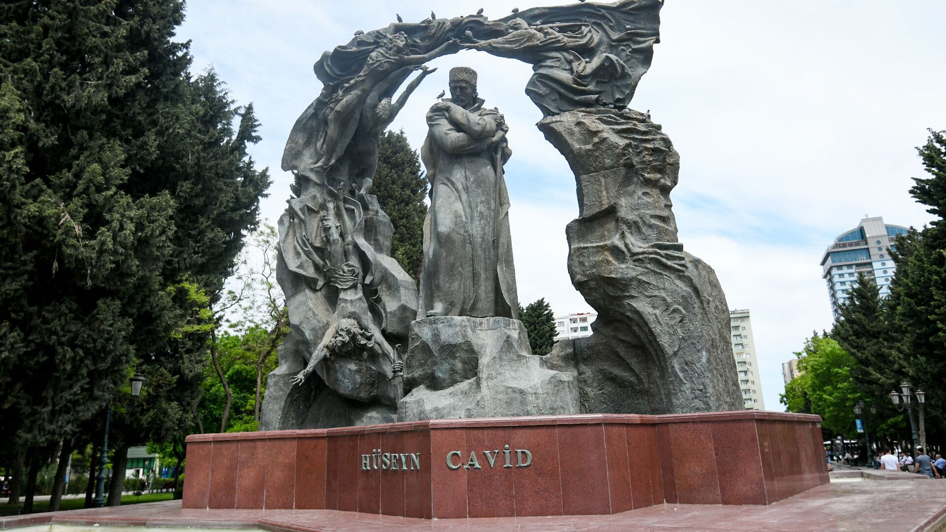 Hüseyn Cavidin süni intellektlə FOTOLARI hazırlandı 