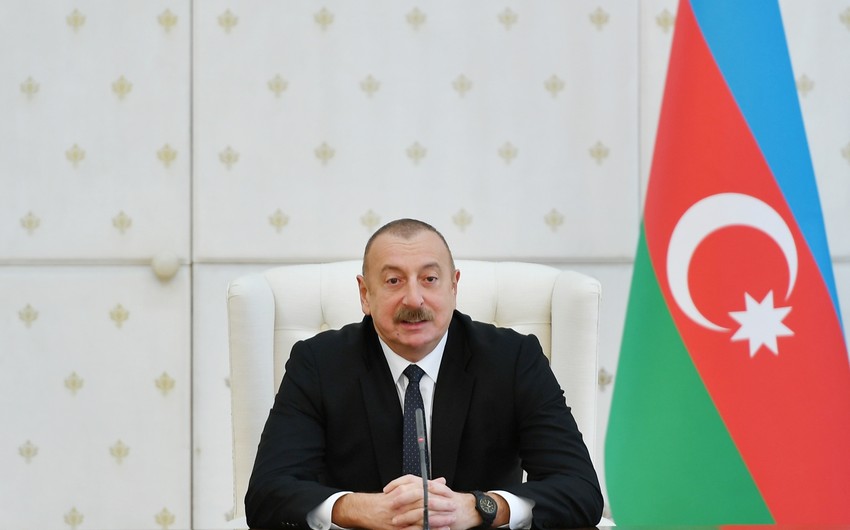 Prezident Füzuliyə qayıdan sakinləri TƏBRİK ETDİ
