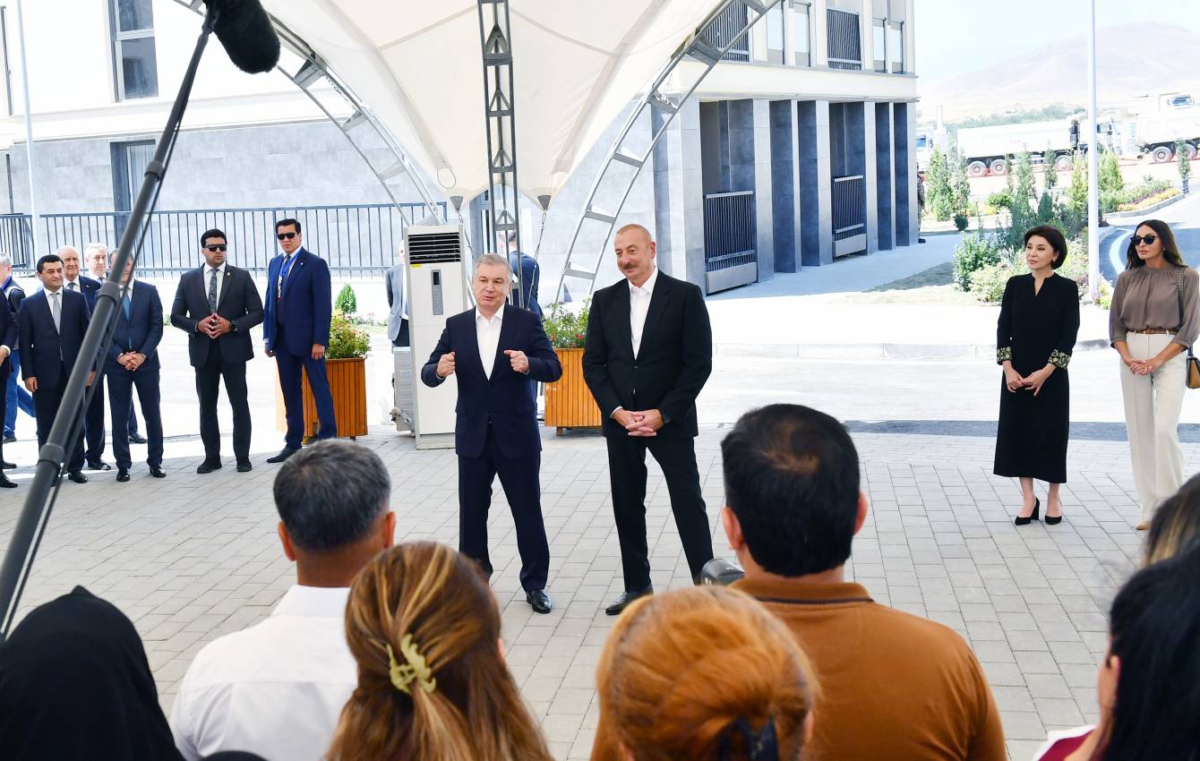 Prezidentlərin sakinlərlə səmimi SÖHBƏTİ