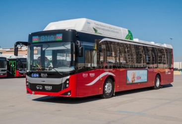 Avtobuslar tıxaca görə gecikir