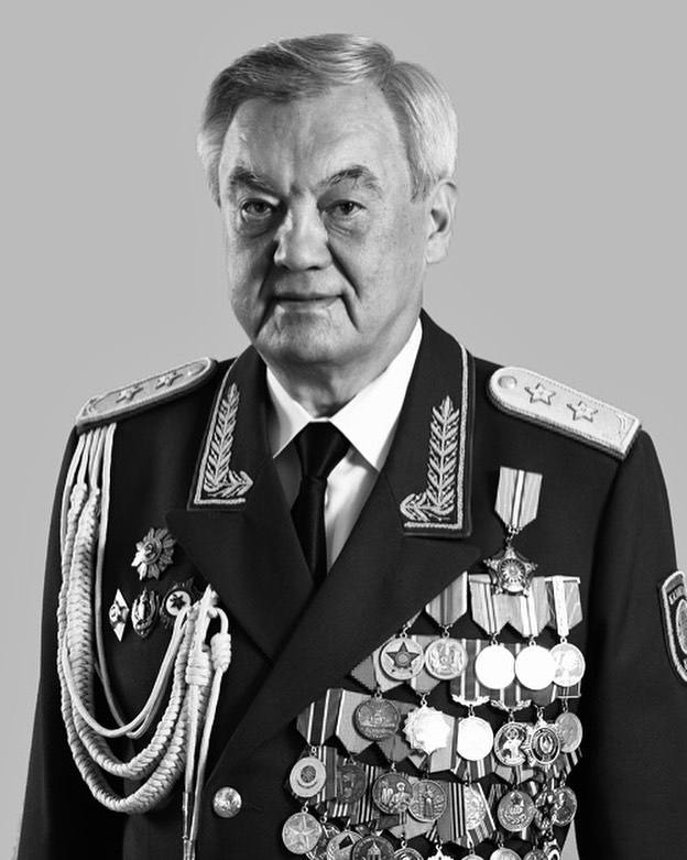 Sabiq nazir dünyasını dəyişdi