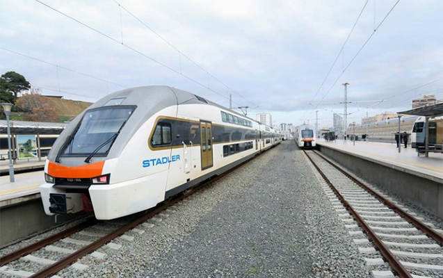Bu il “Stadler” elektrik qatarı 11 dəfə daşa tutulub
