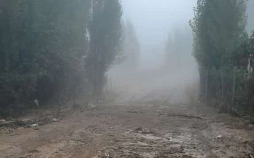 Güclü yağış yol örtüyünü sıradan çıxardı