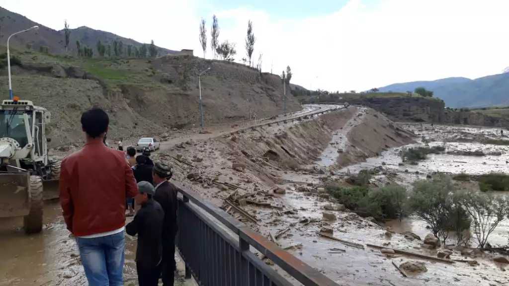 Güclü yağışlar 13 nəfərin həyatına son qoydu
