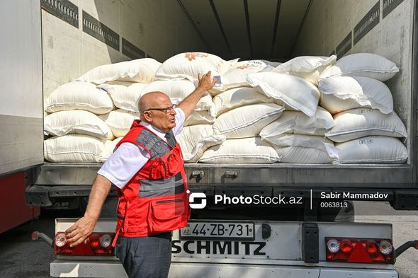 Qızıl Aypara Cəmiyyəti Xankəndiyə 40 ton un göndərib - FOTOLAR