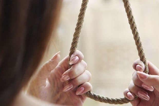20 yaşlı qız özünü çardaqdan ASDI
