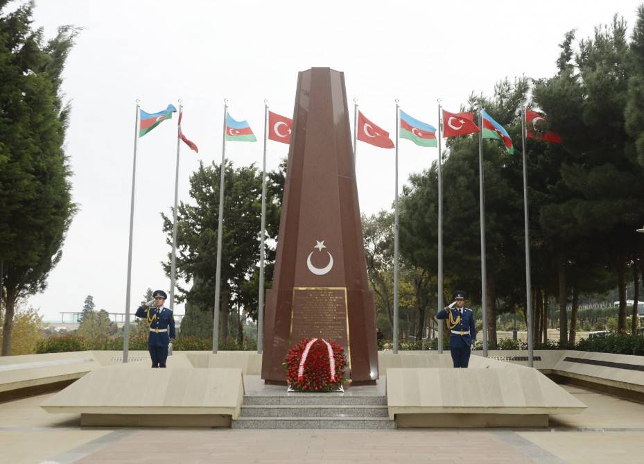 Bakıda Türk şəhidliyi ziyarət edilib