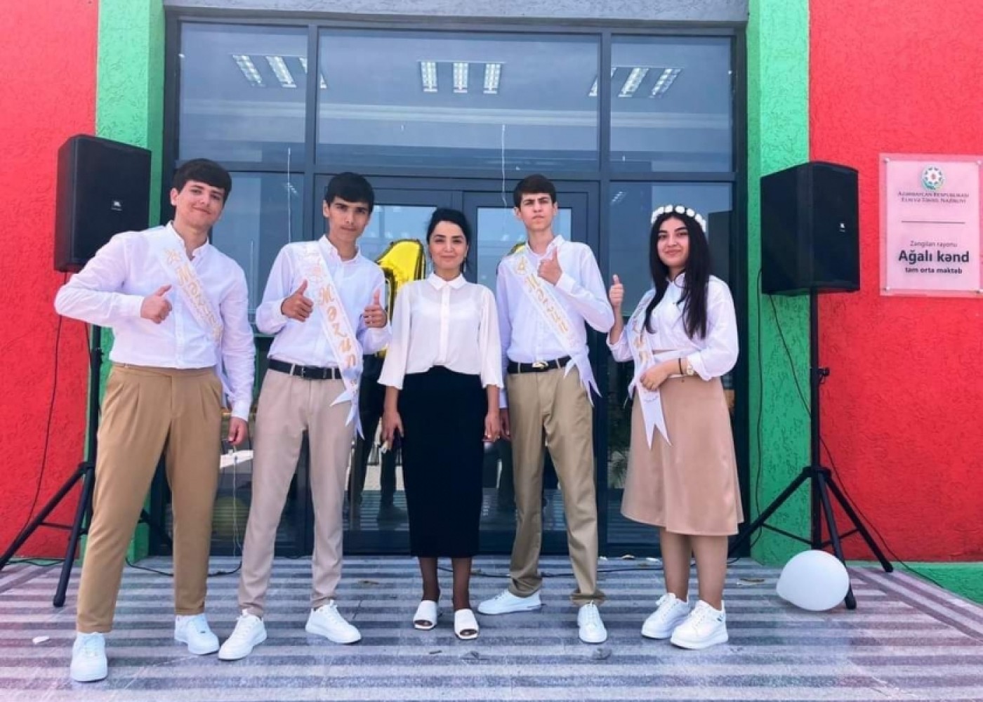 Ağalı məktəbinin iki məzunu tələbə oldu