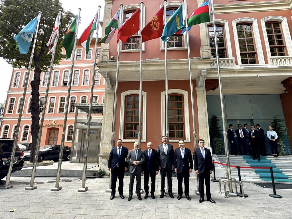 Türk dövlətləri liderlərinin köməkçiləri TOPLAŞDI